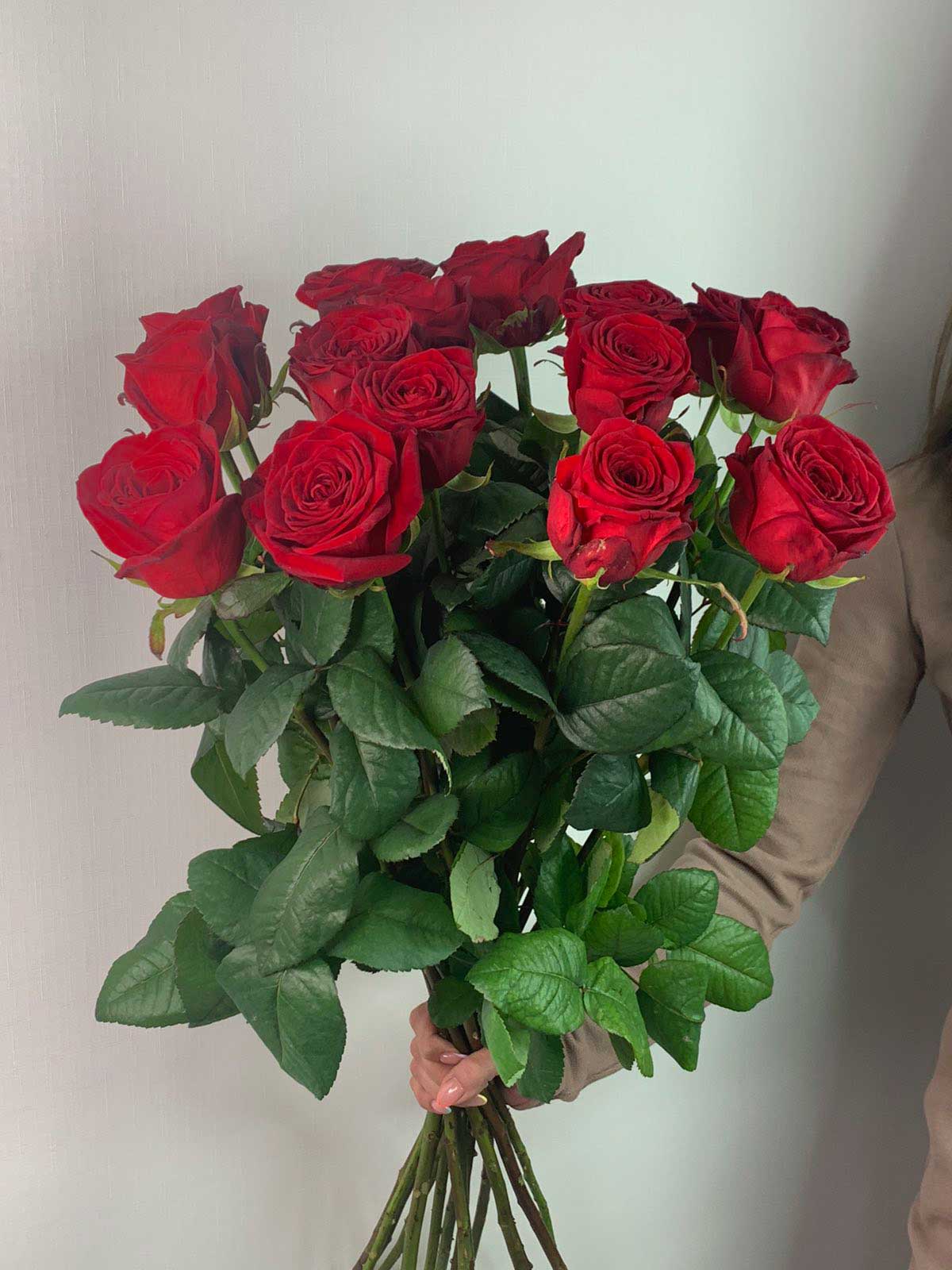 Цветы в ассортименте: Роза «Россия Red Naomi»