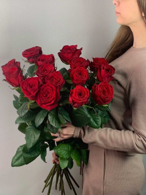 Изображение Букет роз Россия (60-80 см) 15 штук